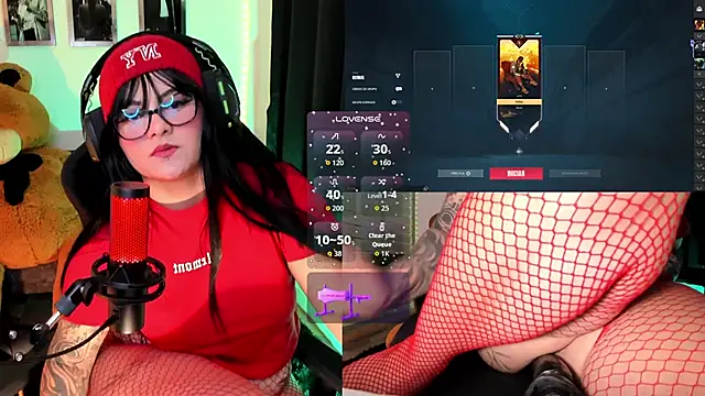 Snapshot of EternaAura_ chatting on April 12, 1:27 pm EternaAura online show from April 12, 1:27 pm