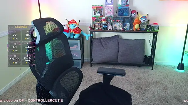 Snapshot of Controllercutie chatting on May 15, 12:23 pm Controllercutie online show from May 15, 12:23 pm