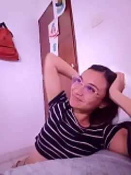 Snapshot of Leticia_Hinkley_ chatting on April 14, 11:44 pm Leticia Hinkley online show from April 14, 11:44 pm