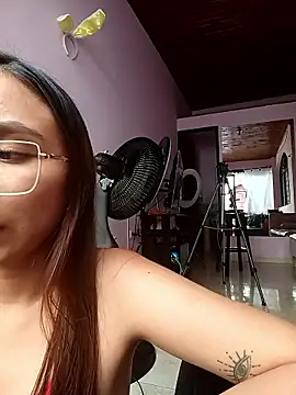Snapshot of Leticia_Hinkley_ chatting on April 18, 7:07 pm Leticia Hinkley online show from April 18, 7:07 pm