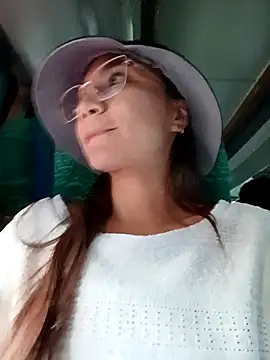 Snapshot of Leticia_Hinkley_ chatting on April 27, 11:19 am Leticia Hinkley online show from April 27, 11:19 am