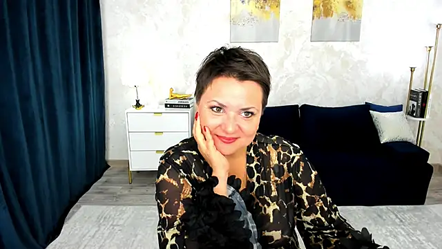 Snapshot of AnnaCorlane chatting on June 2, 3:30 am AnnaCorlane online show from June 2, 3:30 am