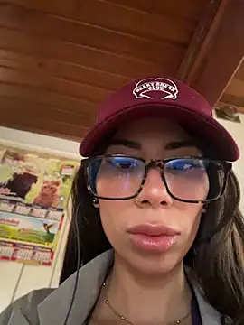 Snapshot of AlmaSajor_ chatting on May 14, 2:13 pm AlmaSajor online show from May 14, 2:13 pm
