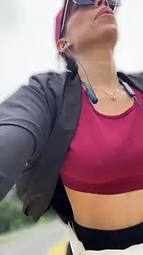 Snapshot of AlmaSajor_ chatting on May 17, 4:58 pm AlmaSajor online show from May 17, 4:58 pm