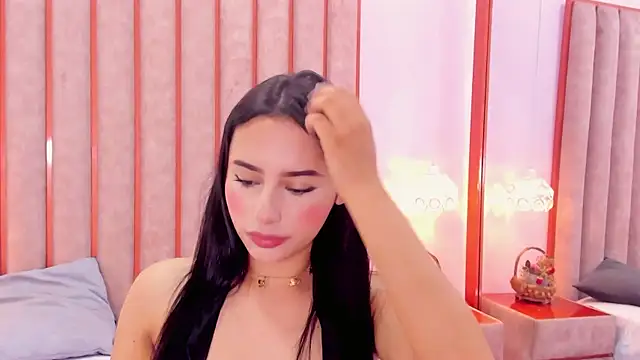 Zoe Monrow online show from June 3, 12:30 pm