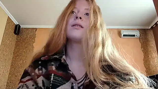 Snapshot of KateVibe_01 chatting on June 7, 12:04 am KateVibe 01 online show from June 7, 12:04 am