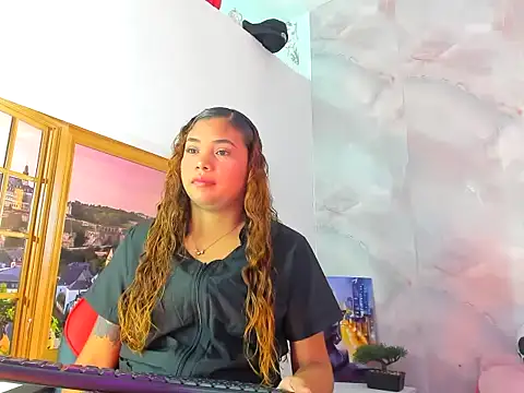 EllyBloom online show from April 5, 2:03 pm