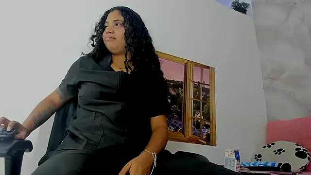 Snapshot of EllyBloom chatting on July 6, 1:52 pm EllyBloom online show from July 6, 1:52 pm