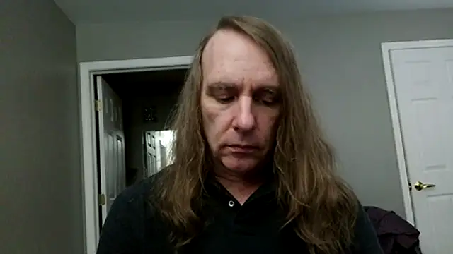 Snapshot of Magnus_Luv chatting on June 21, 10:45 pm Magnus Luv online show from June 21, 10:45 pm