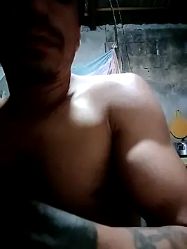 Snapshot of axel-69-glock chatting on July 9, 3:54 am axel-69-glock online show from July 9, 3:54 am