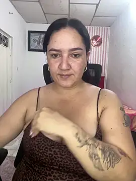 Snapshot of Fresita-12 chatting on May 4, 12:50 am Fresita-12 online show from May 4, 12:50 am