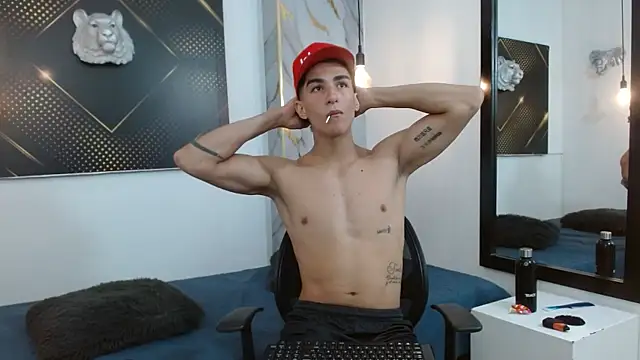 Snapshot of GoldenDesireX_ chatting on April 7, 7:14 pm GoldenDesireX online show from April 7, 7:14 pm