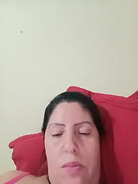 Snapshot of suziferreti chatting on May 17, 4:10 am suziferreti online show from May 17, 4:10 am