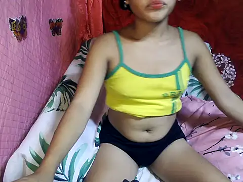 Snapshot of kiffy_miley79 chatting on June 4, 2:50 am kiffy miley79 online show from June 4, 2:50 am