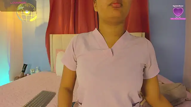 Snapshot of sweetkimmie_ chatting on May 21, 12:34 pm sweetkimmie online show from May 21, 12:34 pm