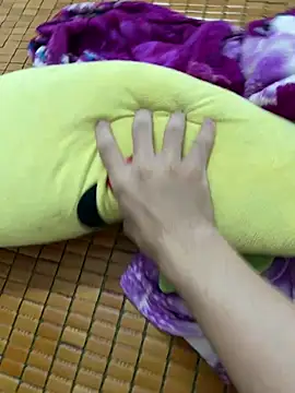 tanluc144444 online show from April 7, 3:56 pm