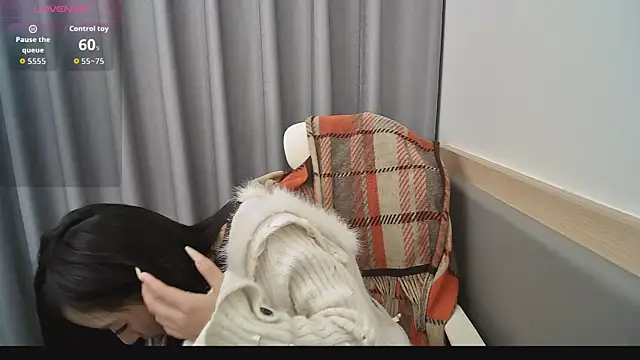 Snapshot of dd6237 chatting on April 6, 8:15 am dd6237 online show from April 6, 8:15 am