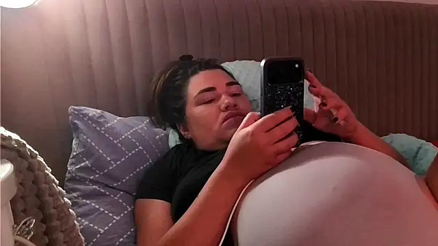 miss preggie online show from July 7, 8:02 pm