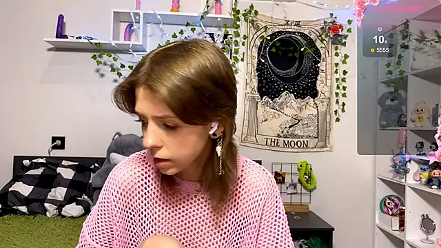 Snapshot of LunaBless chatting on April 15, 1:56 am LunaBless online show from April 15, 1:56 am