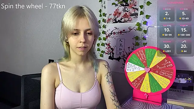 Snapshot of LunaBless chatting on May 29, 4:05 pm LunaBless online show from May 29, 4:05 pm