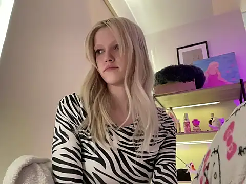 StellinaLuna online show from April 14, 4:02 pm