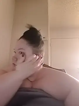 Snapshot of hisalphaqueen27 chatting on April 6, 5:03 pm hisalphaqueen27 online show from April 6, 5:03 pm