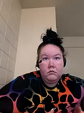 Snapshot of hisalphaqueen27 chatting on April 24, 12:57 am hisalphaqueen27 online show from April 24, 12:57 am