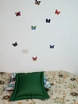 Snapshot of honey_hornie chatting on May 3, 9:32 pm honey hornie online show from May 3, 9:32 pm