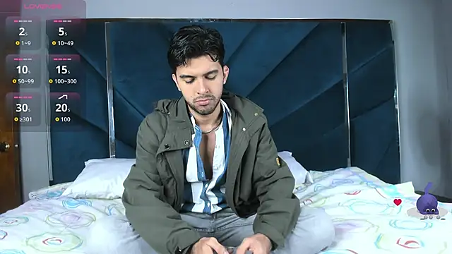 Snapshot of RodrigoColby2 chatting on April 15, 2:40 am RodrigoColby2 online show from April 15, 2:40 am