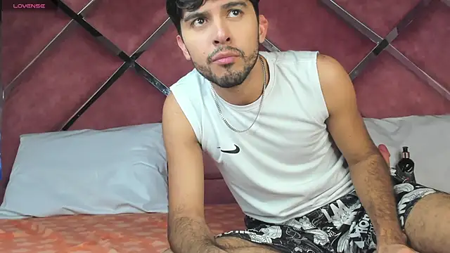 Snapshot of RodrigoColby2 chatting on April 21, 2:37 am RodrigoColby2 online show from April 21, 2:37 am