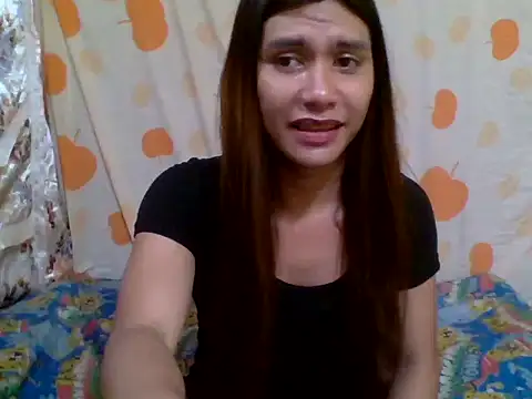 Snapshot of luna_veille chatting on May 7, 8:42 am luna veille online show from May 7, 8:42 am