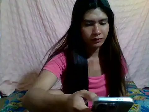 Snapshot of luna_veille chatting on May 15, 4:41 am luna veille online show from May 15, 4:41 am