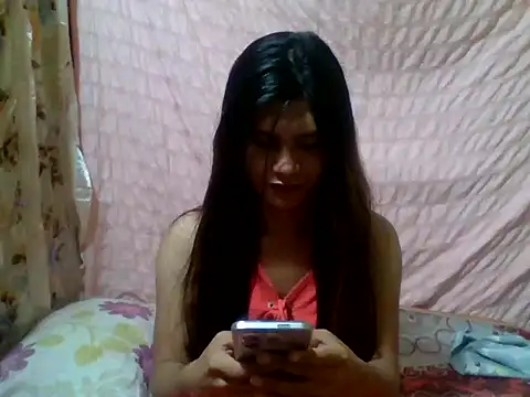 Snapshot of luna_veille chatting on May 23, 1:04 pm luna veille online show from May 23, 1:04 pm
