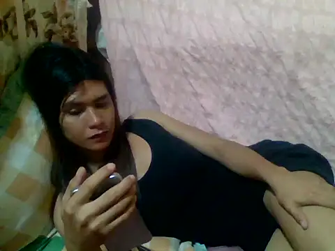 Snapshot of luna_veille chatting on May 24, 3:55 am luna veille online show from May 24, 3:55 am
