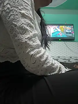 Snapshot of Taniya010 chatting on April 6, 7:42 am Taniya010 online show from April 6, 7:42 am