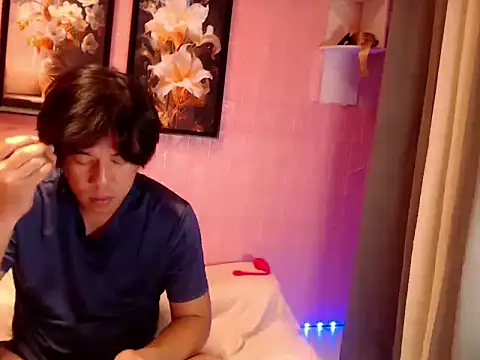akiramoore online show from May 14, 7:26 am
