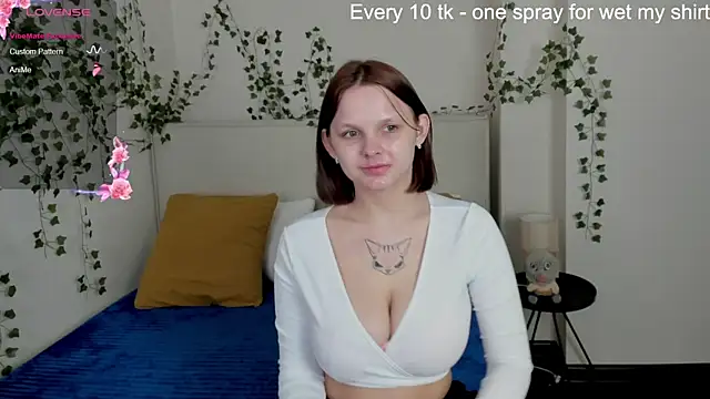 Snapshot of Charlotte_Stee chatting on April 20, 2:25 am Charlotte Stee online show from April 20, 2:25 am