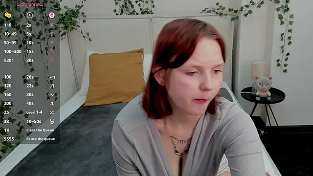 Snapshot of Charlotte_Stee chatting on May 7, 2:17 am Charlotte Stee online show from May 7, 2:17 am