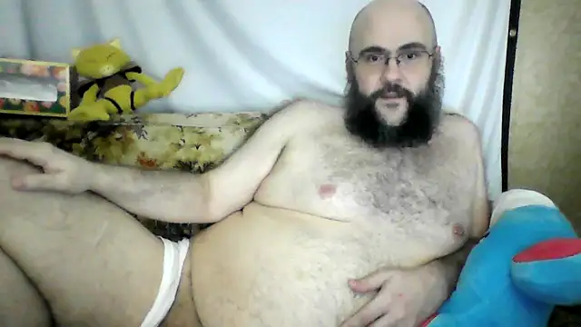 BriTheTopBear online show from April 18, 10:30 am