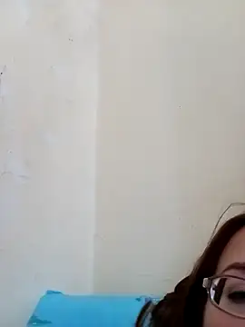 Snapshot of Nisrin_ay chatting on May 20, 6:14 pm Nisrin ay online show from May 20, 6:14 pm