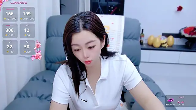 Snapshot of Millin-Mi chatting on May 19, 2:01 pm Millin-Mi online show from May 19, 2:01 pm