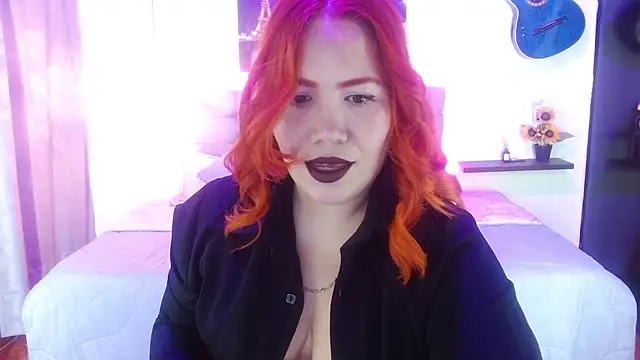 Snapshot of Srta_saraa chatting on June 6, 3:00 am Srta saraa online show from June 6, 3:00 am
