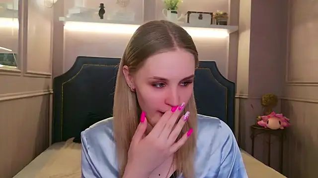 Snapshot of Molly_Voses chatting on June 30, 8:54 pm Molly Voses online show from June 30, 8:54 pm