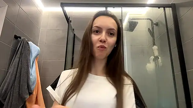 Snapshot of BrandyNorthcott chatting on April 9, 2:33 am BrandyNorthcott online show from April 9, 2:33 am