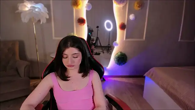 Jasmine Pete online show from April 8, 2:39 pm