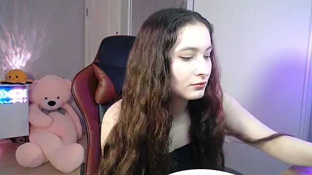 Snapshot of solitudebby chatting on May 8, 11:43 pm solitudebby online show from May 8, 11:43 pm