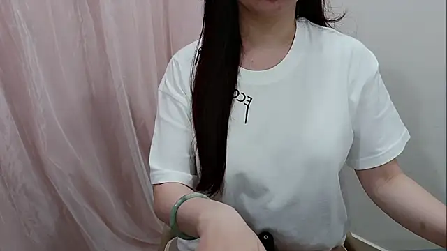 minami-yuiyui online show from May 20, 1:34 am
