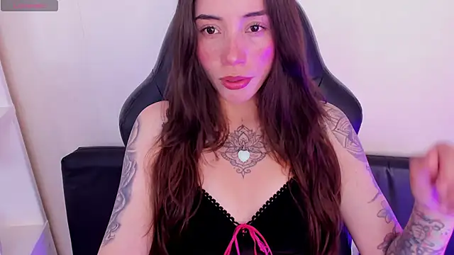 Snapshot of Cata_Jonees chatting on April 20, 7:15 pm Cata Jonees online show from April 20, 7:15 pm