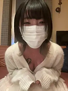 Snapshot of o_Yuki_o chatting on May 10, 12:32 pm o Yuki o online show from May 10, 12:32 pm