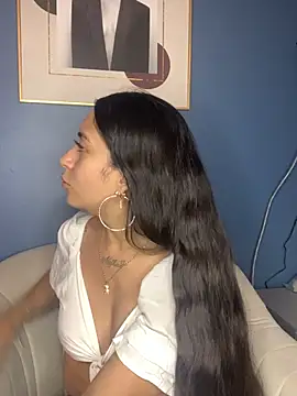 Snapshot of DulceLatinaxo chatting on April 24, 9:39 pm DulceLatinaxo online show from April 24, 9:39 pm